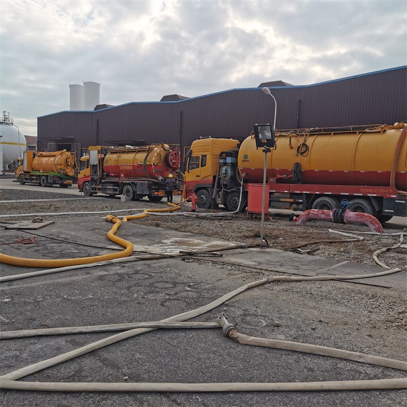 打安镇污水池清理